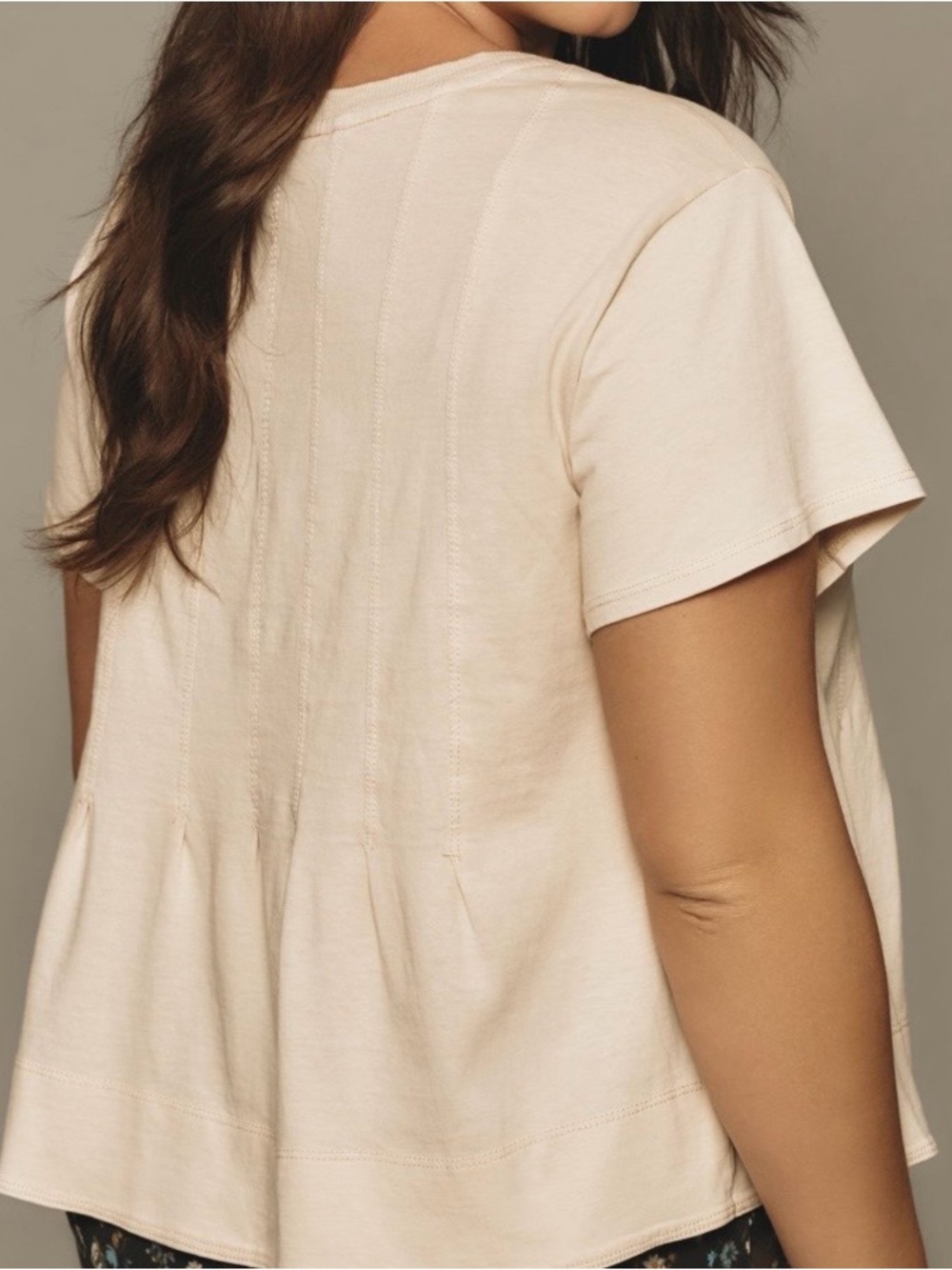 ๐ฟ๏ธ Anthropologie Pleated Short Sleeve Tee in Ivory - Picture 8 of 13